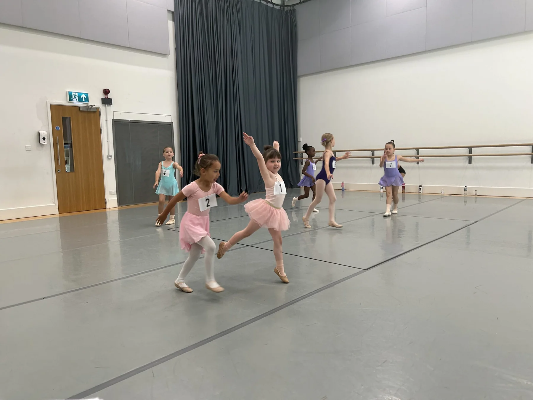 Ballet students in rehearsal for Étoile Forum